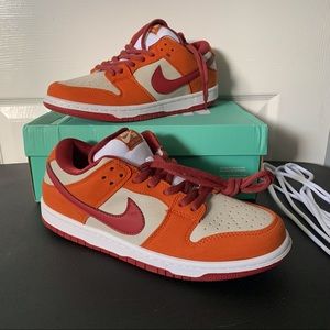 Nike SB Dunk Low Russet Cedar